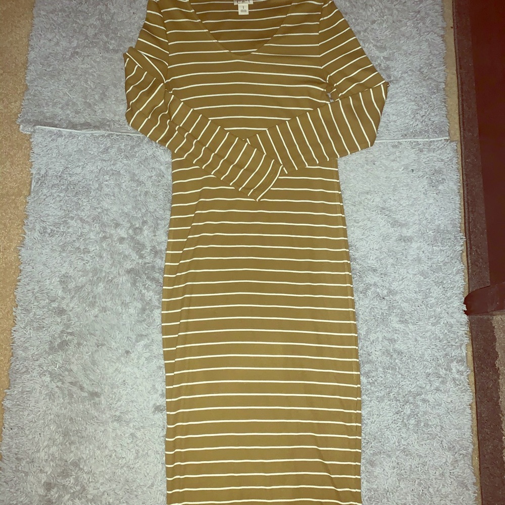 Mimi maternity fitted calf length dress